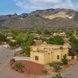 Sandia Heights Stunner