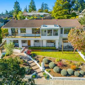Elegant Carbonera Estates Home
