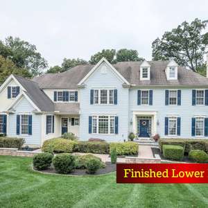 Luxury Living & Finished Walk-Out Lower Level --- West Chester Schools!