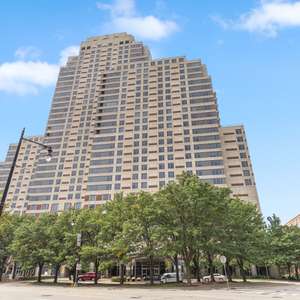 Elevate your Lifestyle with Stunning City Vistas and Top-Tier Amenities at 73 Campau Circle!