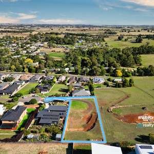 Discover Your Dream Home Site in Leongatha: 1952m2 & Fully Fenced & All Utilities