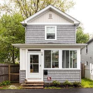 Red Bank - 2BR/1.5 Bath Shore Colonial
