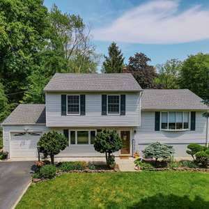 4BR Home in Desirable