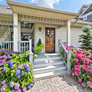 Charming and Turnkey Custom Home Steps to Beach