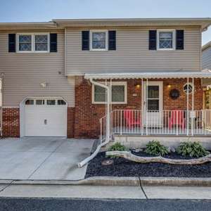 4BR/2.5 Bath Home in Union Beach with Room for Your Boat