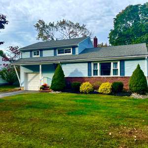 Well Maintained Home in Desirable Fairview Section of Middletown