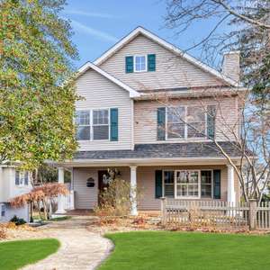 Colonial Located in the Center of Desirable Rumson