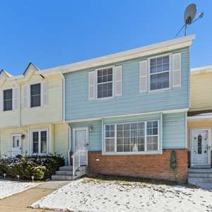 3BR/2.5 Bath Townhome in Jackson with Generous Space and Many Amenities