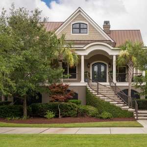 Grand Parkside Estate with Golf Views
