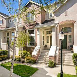 WALK TO DOWNTOWN LIVERMORE!!!