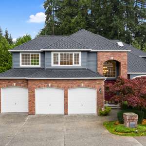 A gorgeous Murray Franklin resale in sought-after Cascade Ridge