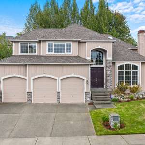 Stunning, immaculate and classic Murray Franklin resale