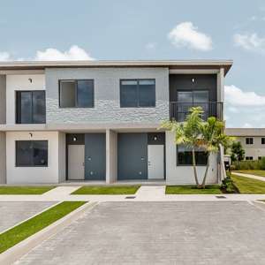 Welcome to On Centro – A Modern Townhome Community!