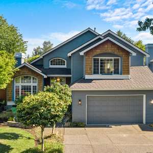 Beautifully maintained Tall Tree Park cul-de-sac home