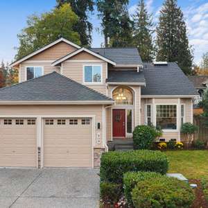 Beautifully Remodeled and Move-In Ready Lynnwood Home!
