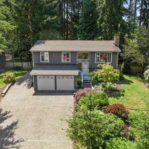 Beautiful High Woodlands Home on Large Lot!
