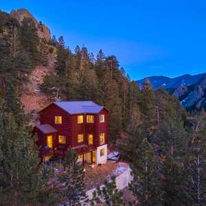 Log Home Overlooking South Boulder Creek