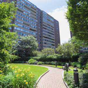 Fabulous 2 bed, 2 bath, move in condition - Central Location near MGH, Beacon Hill & Downtown