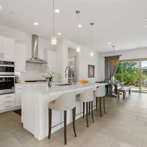 Mountain Views in a Convenient Location!!!