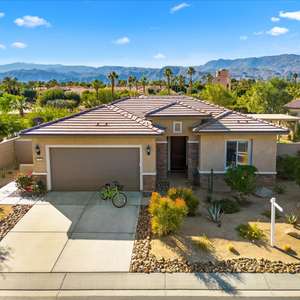 Natural Light Lovers, This Home is For You!