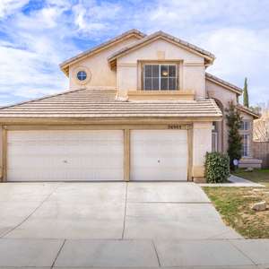 Gorgeous Updated Palmdale Home