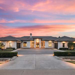 Extraordinary Living in Flower Mound!