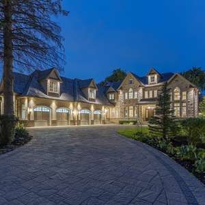 A Class of its Own. Opulent living amid natural splendour, South Richvale, Ontario Canada