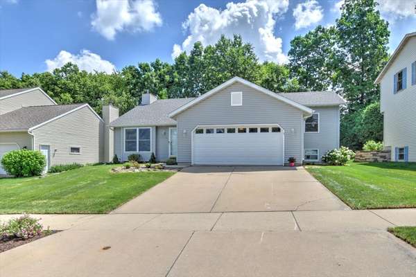 Quiet, convenient living on Madison's westside!