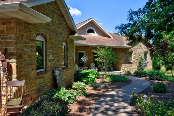 Secluded stone home on 13+ acres, 1 mile from Governor Dodge State Park!