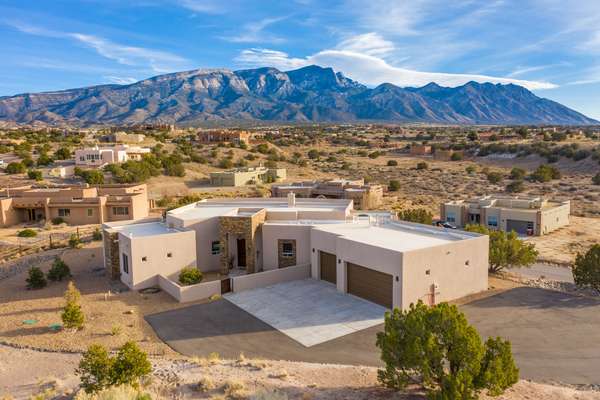 Amazing Sandia Mountain views!