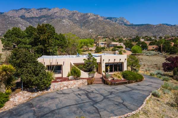 Sandia Heights custom with VIEWS!