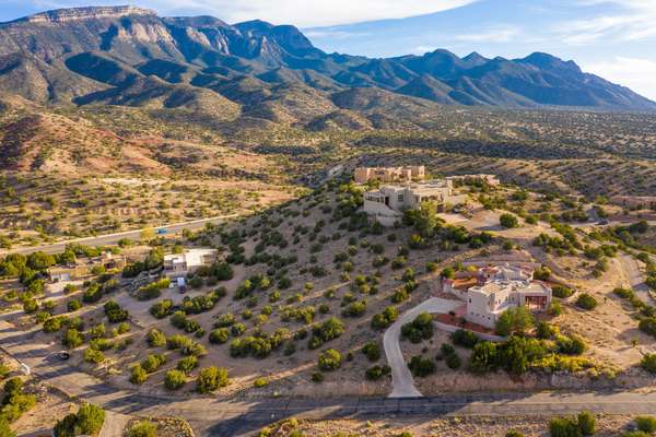 Tuscan custom with breathtaking views!!!