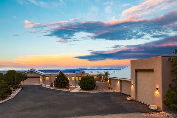 Placitas Show-stopper!