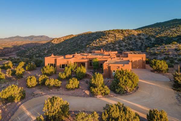 Diamond Tail Estate on Premier View Lot