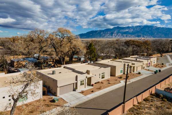 Stunning North Valley Contemporary