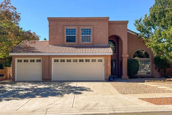 4 Bedroom Foothills Stunner