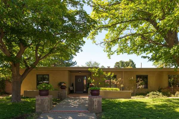 Mid-century modern close to UNM