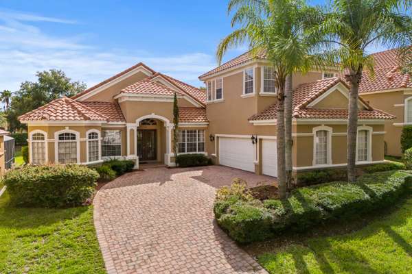 Luxurious 6 Bed + 4 Bath Pool Home in Guard Gated Golf Community!