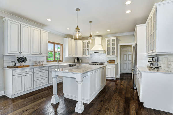 MAGNIFICENTLY UPDATED CUSTOM KITCHEN