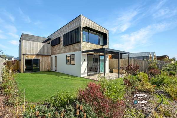 Stunning Harris Build Home - Ready To Move In