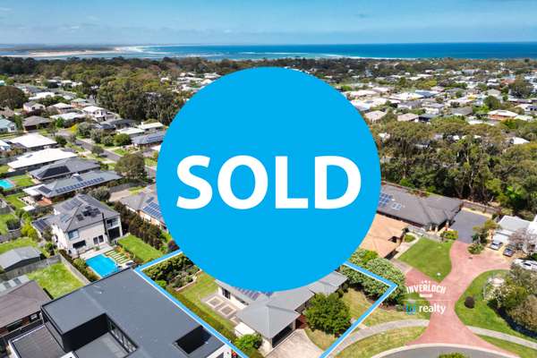 Stunning & Spacious On 1,003 sqm Block!