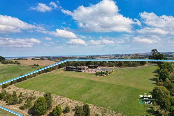 Breathtaking Bass Coast Haven: A Designer Escape Just 90 Minutes from Melbourne