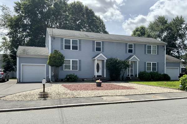 Spacious 3 bed 2.5 bath townhouse with garage and no monthly fee!