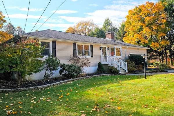 Move In Ready Pheasant Hill Home