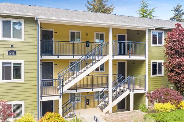 Great for Homeowners and Investments at an Amazing Location of Bellevue