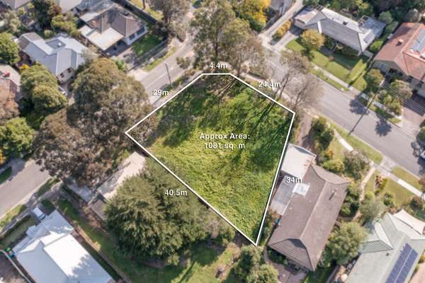 The builder is selling the block OR offering to build 2 x 5 bedroom homes. The choice is yours!