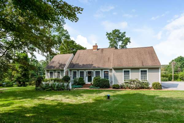 TRULY SPECIAL EXPANDED CAPE IN HISTORIC MIDDLE HADDAM - OVER $115,000 IN UPDATES!