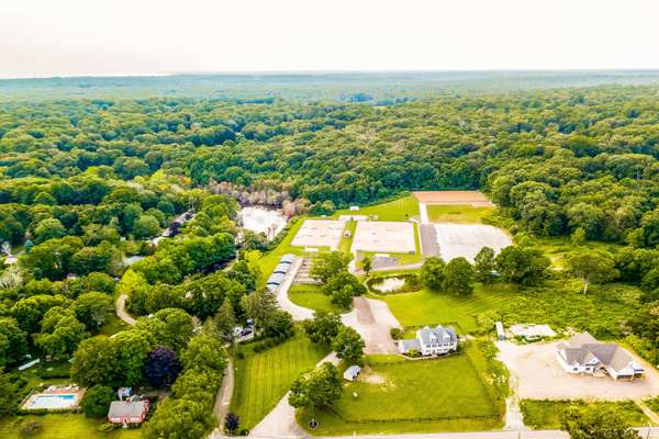 EXCEPTIONAL SHORELINE EQUESTRIAN PROPERTY
