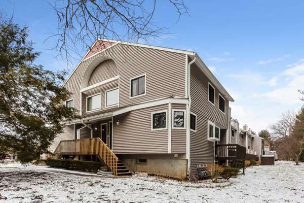 STUNNING!!! COMPLETELY UPDATED CONDO IN COVETED STRAWBRIDGE COMMUNITY!