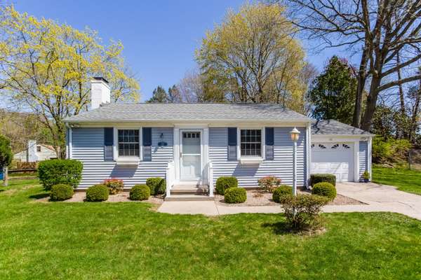 ADORABLE RANCH - CONVENIENTLY LOCATED & LOVINGLY MAINTAINED